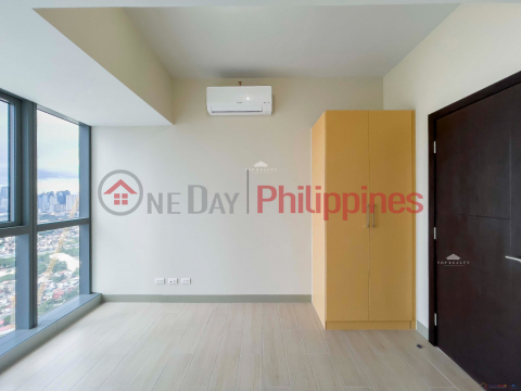 Three bedroom condo unit for Sale in Uptown Parksuites at Taguig City _0