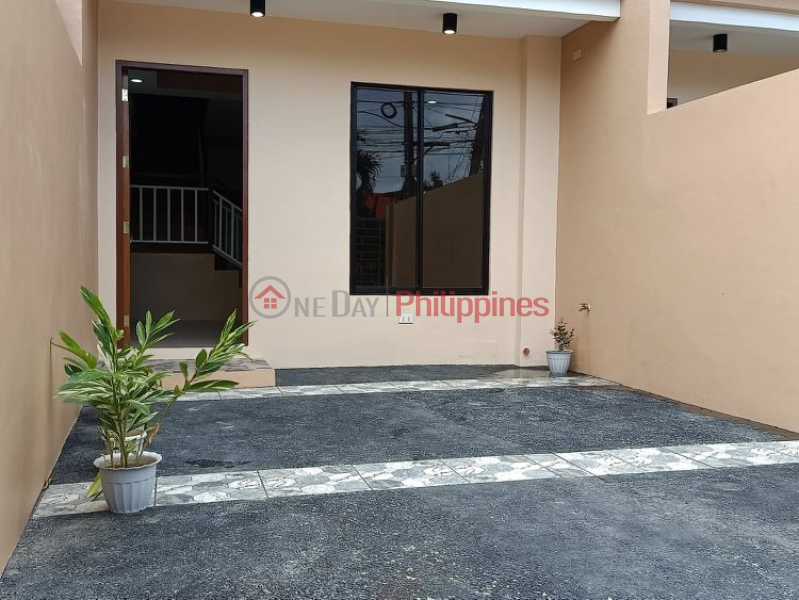 1Car Garage Townhouse for Sale in Las pinas near CAA Road Philippines Sales | ₱ 7Million