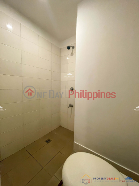 ₱ 21.5Million | Three bedroom condo unit for Sale in South of Market at Taguig City
