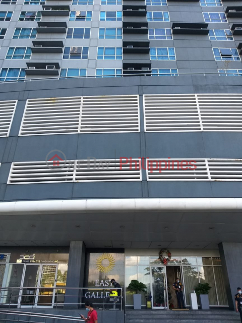 LOFT TYPE / BI-LEVEL Condo for Sale in Ortigas Center ; FORECLOSED / REMATA ng BANKO _0