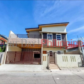 Single Dettached House and Lot for Sale in BF Resort Las pinas _0